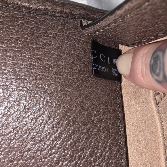 Gucci Rajah leather handbag - Picture 7 of 7